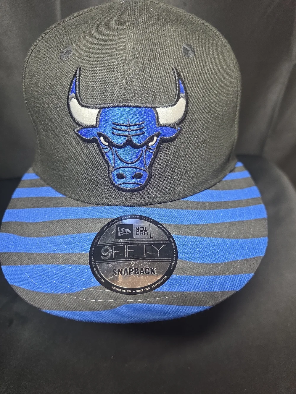 New Era Chicago Bulls Snapback Hat - Black & Blue